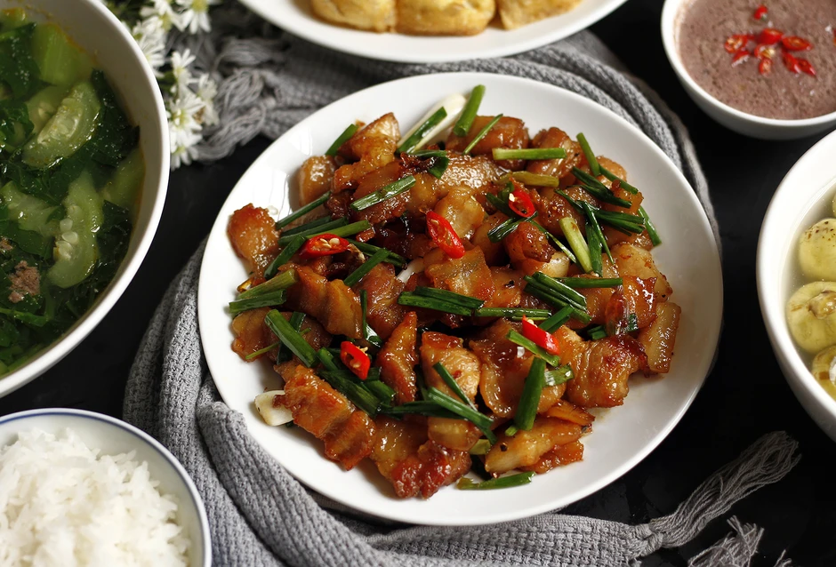 Cùng 1 công thức, tại sao thịt rang cháy cạnh ngoài hàng luôn ngon hơn, sai lầm nằm ở bước đầu tiên Cùng 1 công thức, tại sao thịt rang cháy cạnh ngoài hàng luôn ngon hơn, sai lầm nằm ở bước đầu tiên
