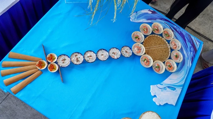 Độc đáo món bánh canh tôm hình cây đàn kìm trong hội thi các món ăn từ gạo