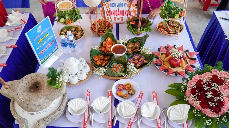 Độc đáo món bánh canh tôm hình cây đàn kìm trong hội thi các món ăn từ gạo