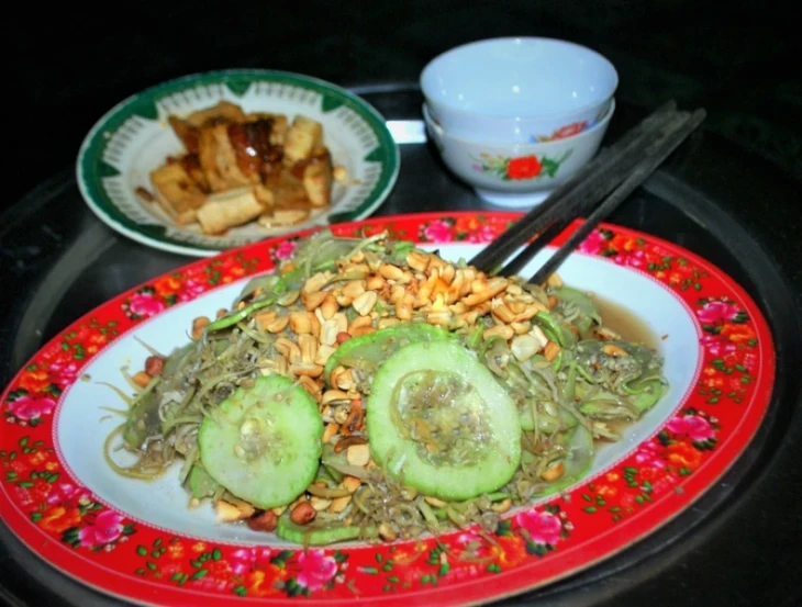 Dưa gang đầm phá quả to, xắt ra mà chấm mắm rò Thuận An