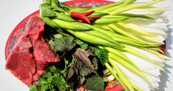 Hoa thanh long xào thịt bò, nấu canh tôm, làm gỏi... quá ngon