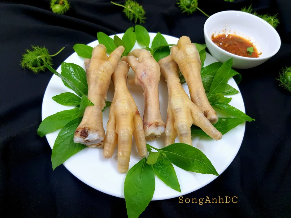 Luộc chân gà bao lâu thì chín? Cách luộc chân gà ngon Luộc chân gà bao lâu thì chín? Cách luộc chân gà ngon
