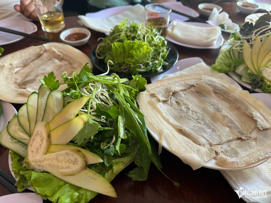 Luộc thịt ba chỉ bao nhiêu phút thì chín? Cách luộc thịt ba chỉ mềm, thơm Luộc thịt ba chỉ bao nhiêu phút thì chín? Cách luộc thịt ba chỉ mềm, thơm