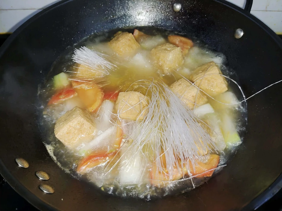 Món ăn này rất ngon, chỉ cần nấu một nồi toàn nguyên liệu đơn giản thôi là đủ khiến cả nhà "ăn tì tì" Món ăn này rất ngon, chỉ cần nấu một nồi toàn nguyên liệu đơn giản thôi là đủ khiến cả nhà "ăn tì tì"