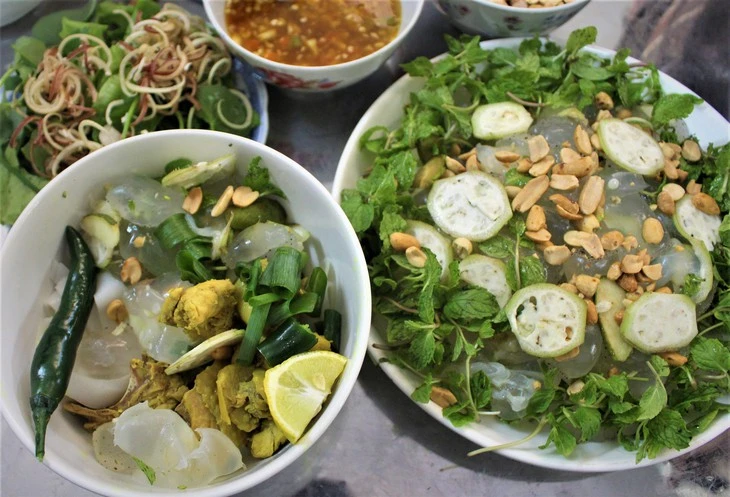 Sứa về chợ quê, gọi hè bằng vị mát lành Sứa về chợ quê, gọi hè bằng vị mát lành