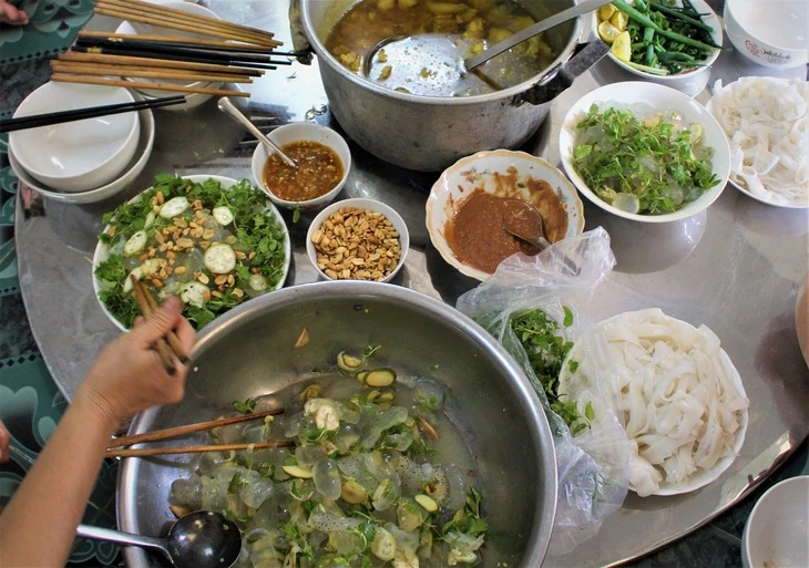 Sứa về chợ quê, gọi hè bằng vị mát lành Sứa về chợ quê, gọi hè bằng vị mát lành