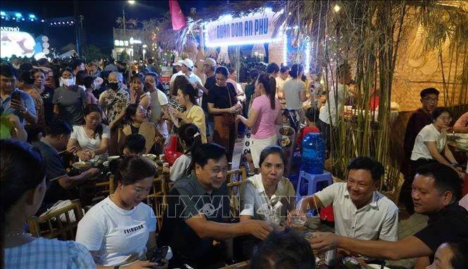 Tổ chức lễ hội gắn với món ăn độc đáo của người dân ven sông Trà Tổ chức lễ hội gắn với món ăn độc đáo của người dân ven sông Trà
