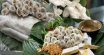 Việt Nam có loại bánh cuốn cầm tay không dính, nhà có điều kiện mới được ăn