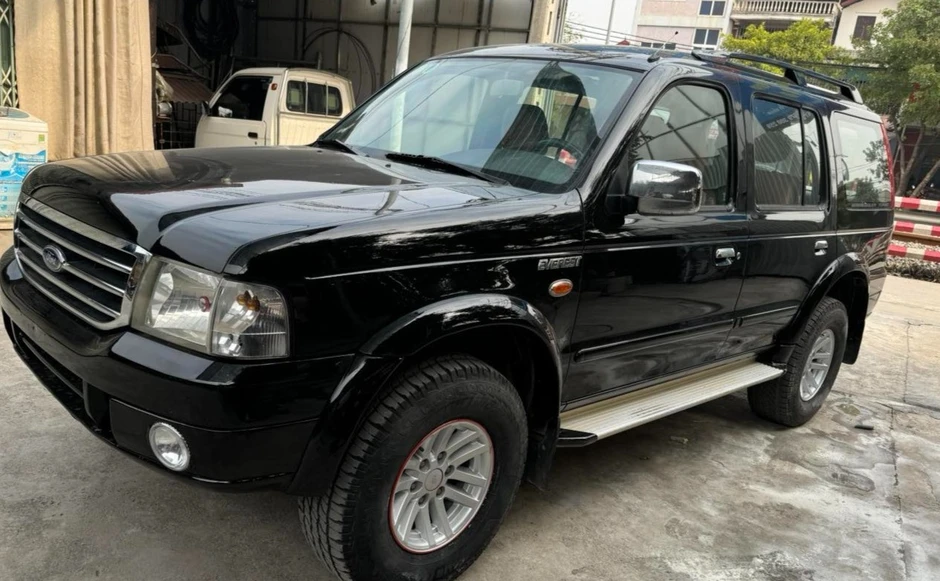 5 chiếc Ford Everest cũ thanh lý giá chỉ hơn 100 triệu đồng 5 chiếc Ford Everest cũ thanh lý giá chỉ hơn 100 triệu đồng