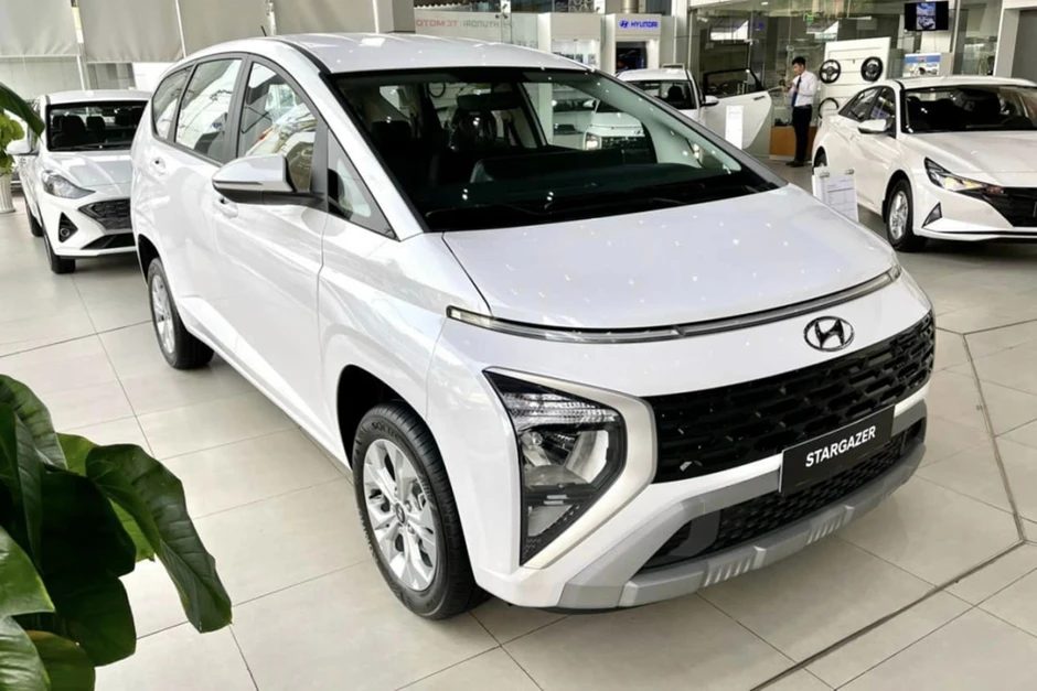 Chuyển sang nhập khẩu, giá xe số sàn Mitsubishi Xpander MT đắt hơn Toyota Avanza Chuyển sang nhập khẩu, giá xe số sàn Mitsubishi Xpander MT đắt hơn Toyota Avanza