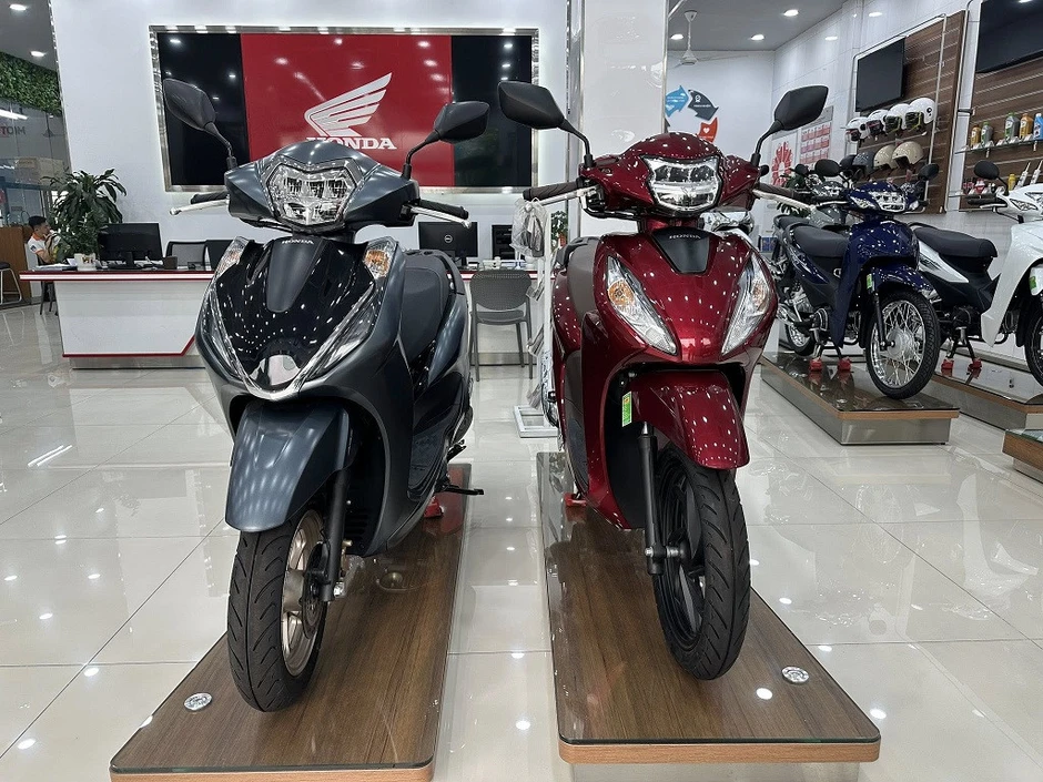 Giá xe máy đầu tháng 5, xe côn tay 'hot' khan hàng chênh cao tại đại lý Giá xe máy đầu tháng 5, xe côn tay 'hot' khan hàng chênh cao tại đại lý