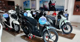 Giá xe máy xăng tháng 9 tăng mạnh trở lại, nhiều mẫu cắt ưu đãi