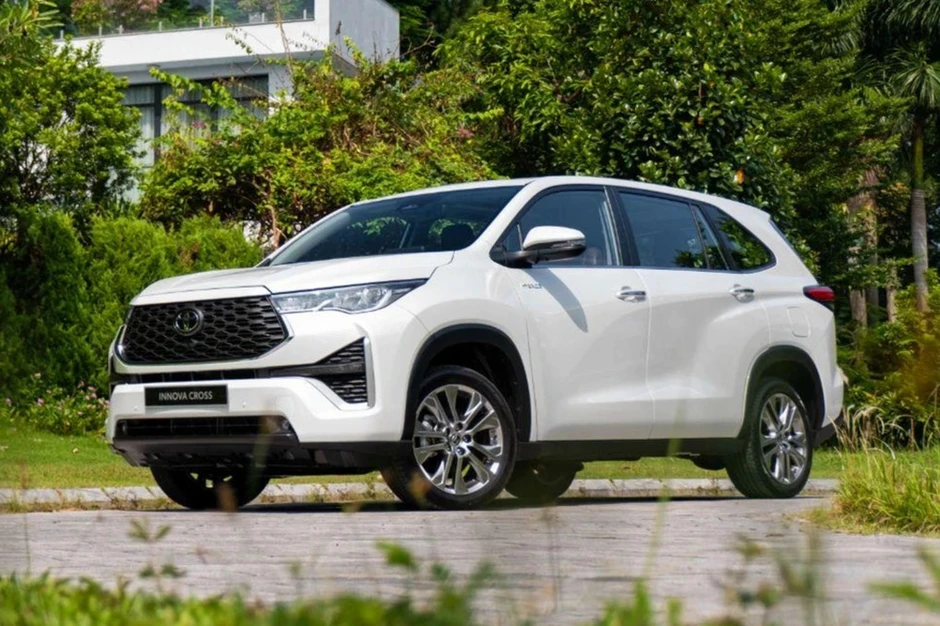 Hàng loạt ô tô hybrid giảm giá mạnh, siêu xe giảm hơn 300 triệu đồng Hàng loạt ô tô hybrid giảm giá mạnh, siêu xe giảm hơn 300 triệu đồng