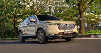Hàng loạt ô tô hybrid giảm giá mạnh, siêu xe giảm hơn 300 triệu đồng