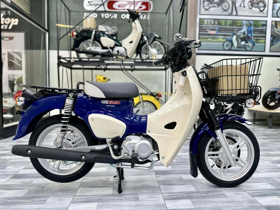 Nhiều mẫu Honda Cub nhập ngoại thiết kế độc, giá hơn trăm triệu vẫn hút khách Nhiều mẫu Honda Cub nhập ngoại thiết kế độc, giá hơn trăm triệu vẫn hút khách