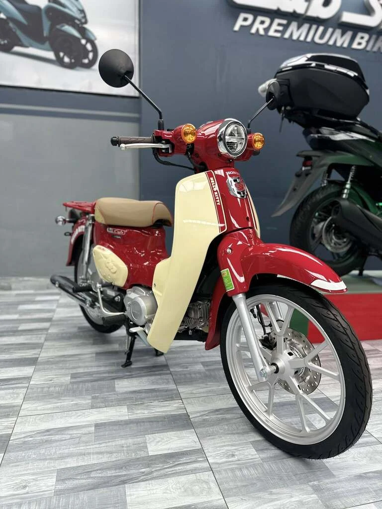 Nhiều mẫu Honda Cub nhập ngoại thiết kế độc, giá hơn trăm triệu vẫn hút khách Nhiều mẫu Honda Cub nhập ngoại thiết kế độc, giá hơn trăm triệu vẫn hút khách