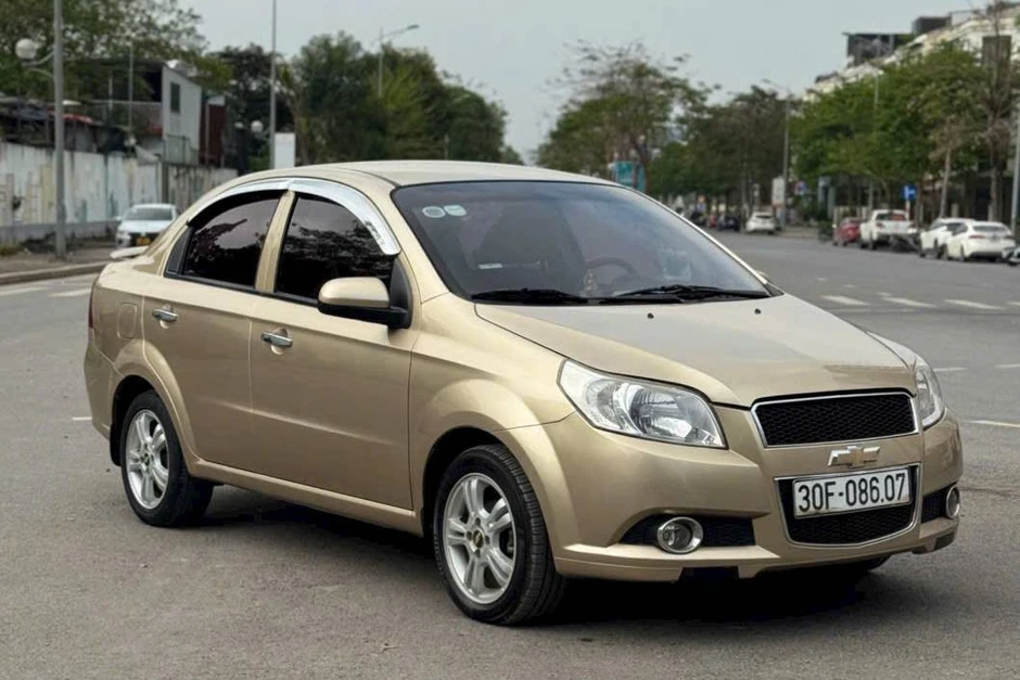 Thị trường xe cũ: Chưa đến 200 triệu vẫn có thể 'tậu' được xe số tự động đời cao Thị trường xe cũ: Chưa đến 200 triệu vẫn có thể 'tậu' được xe số tự động đời cao