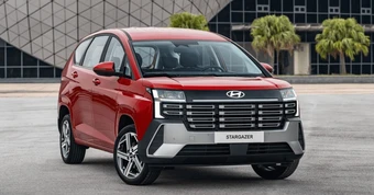 Với 500 triệu, khách Việt có thể mua được xe xăng gầm cao nào trong tháng 8?