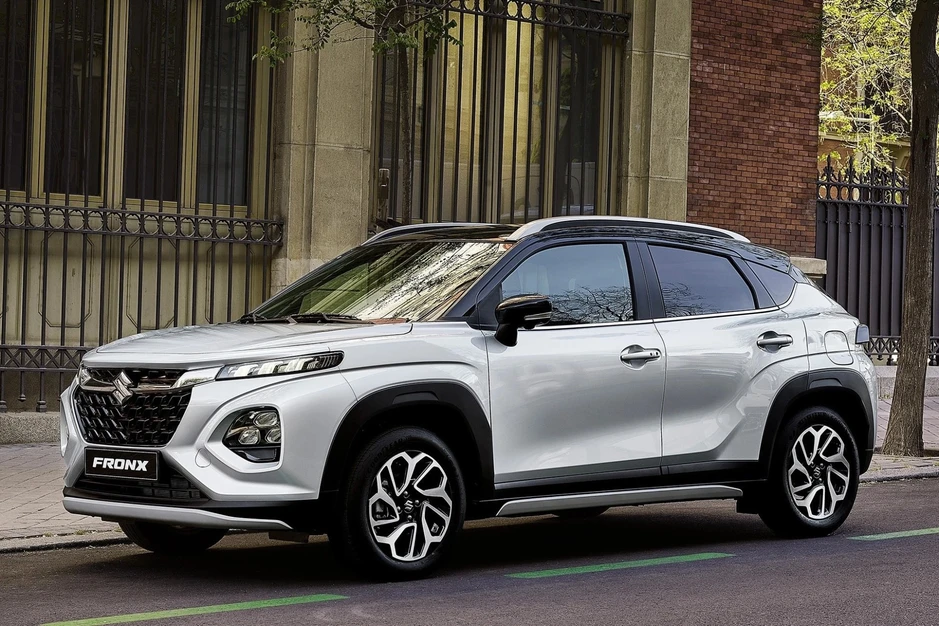 Với 500 triệu, khách Việt có thể mua được xe xăng gầm cao nào trong tháng 8? Với 500 triệu, khách Việt có thể mua được xe xăng gầm cao nào trong tháng 8?