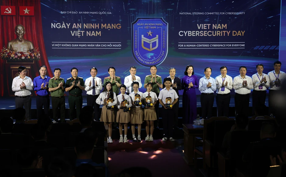 An ninh mạng phải là 'lá chắn thép' bảo vệ chủ quyền số quốc gia An ninh mạng phải là 'lá chắn thép' bảo vệ chủ quyền số quốc gia