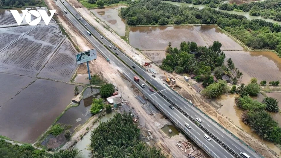 "Nước rút" mở rộng cao tốc TP.HCM - Long Thành, nhiều nhà thầu chậm tiến độ