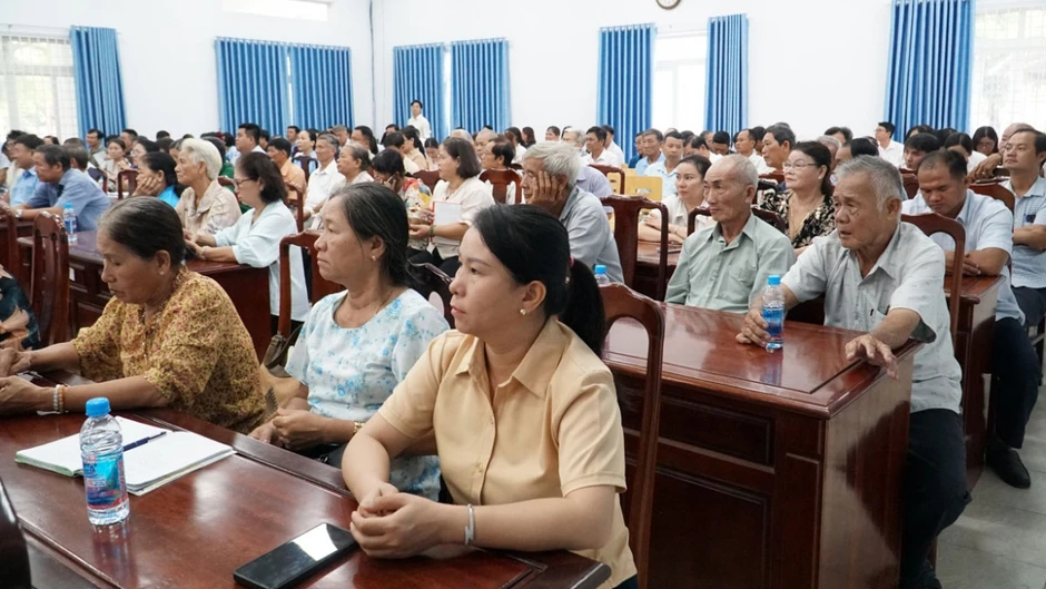 "Treo" sổ hồng 20 năm trên đất KCN, Chủ tịch HĐND TP.HCM chốt thời hạn xử lý "Treo" sổ hồng 20 năm trên đất KCN, Chủ tịch HĐND TP.HCM chốt thời hạn xử lý