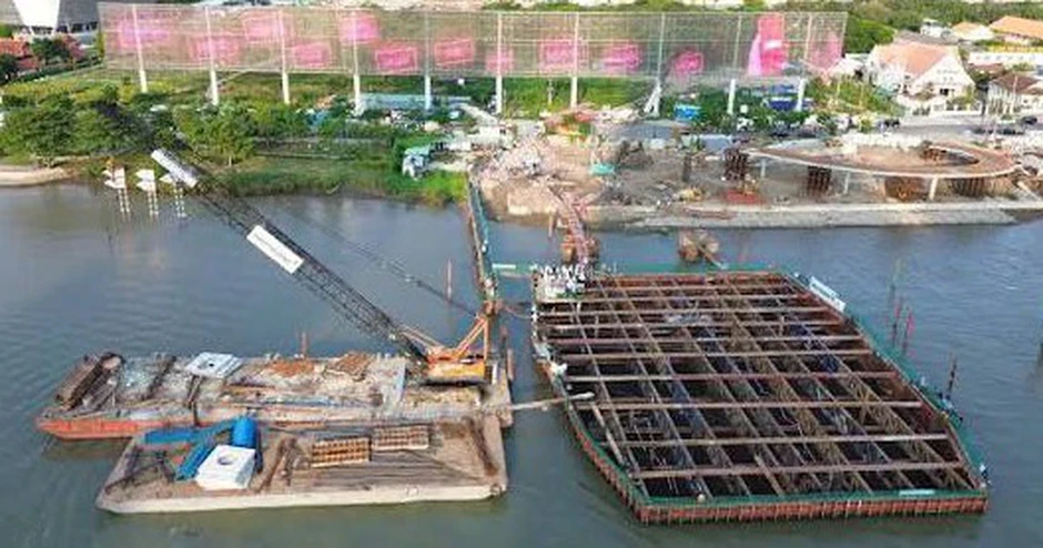 100 người đưa khối thép 3.400 tấn, dài gần 200 m lên sà lan khổng lồ, vượt 124 km đường thủy để thực hiện công việc đặc biệt giữa TP.HCM