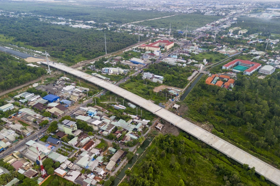 2 xã đông dân cửa ngõ tây bắc TP.HCM muốn lên phường: Hạ tầng dẫn dắt 2 xã đông dân cửa ngõ tây bắc TP.HCM muốn lên phường: Hạ tầng dẫn dắt