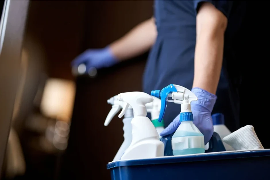 4 việc dọn nhà cần tuyệt đối tránh làm ban đêm