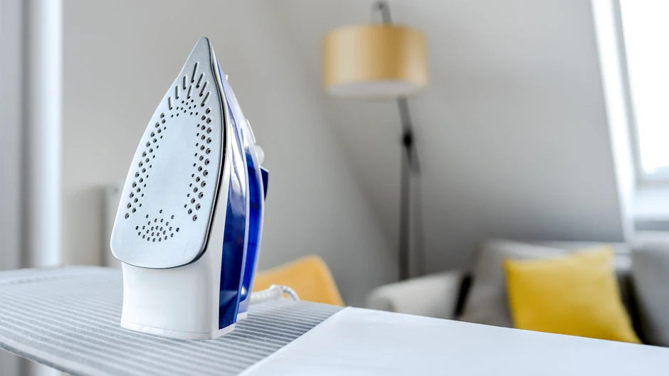 6 công dụng ít ai biết của bàn là giúp việc nhà nhàn hơn