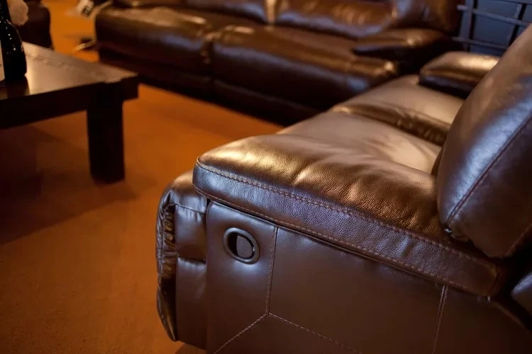 6 kiểu ghế sofa khiến phòng khách trông lỗi thời, nên thay sớm 6 kiểu ghế sofa khiến phòng khách trông lỗi thời, nên thay sớm