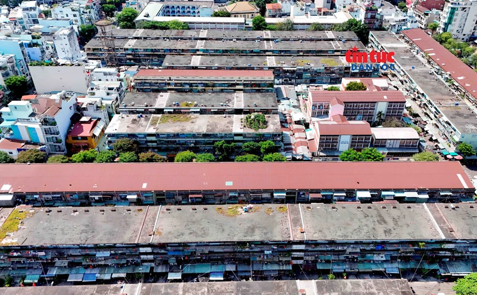 'Bám trụ' trong những chung cư ‘chờ sập’ 'Bám trụ' trong những chung cư ‘chờ sập’