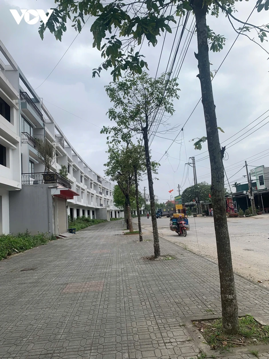 Bất động sản thanh khoản yếu: “Cắt lỗ” lan rộng nhưng chưa đủ hấp dẫn