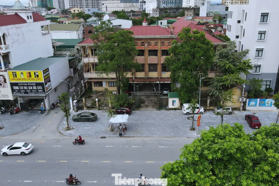 Bên trong trụ sở tòa án bỏ hoang được rao thuê hơn nửa tỷ đồng/năm Bên trong trụ sở tòa án bỏ hoang được rao thuê hơn nửa tỷ đồng/năm
