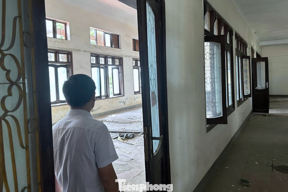 Bên trong trụ sở tòa án bỏ hoang được rao thuê hơn nửa tỷ đồng/năm Bên trong trụ sở tòa án bỏ hoang được rao thuê hơn nửa tỷ đồng/năm