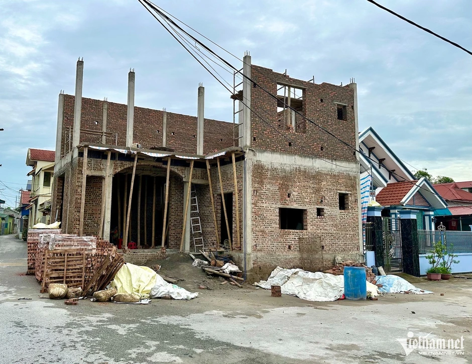 Bộ trả lời việc xây nhà cấp 4 ở nông thôn không xin phép, bị đình chỉ giữa chừng Bộ trả lời việc xây nhà cấp 4 ở nông thôn không xin phép, bị đình chỉ giữa chừng