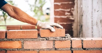 Bộ Xây dựng nghiên cứu miễn giấy phép xây tường rào bảo vệ đất tại đô thị