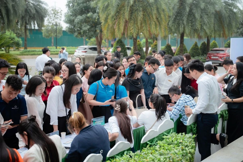 Các đợt mở bán gần đây của Vinhomes Star City (Thanh Hóa) luôn đông nghẹt nhà đầu tư Các đợt mở bán gần đây của Vinhomes Star City (Thanh Hóa) luôn đông nghẹt nhà đầu tư