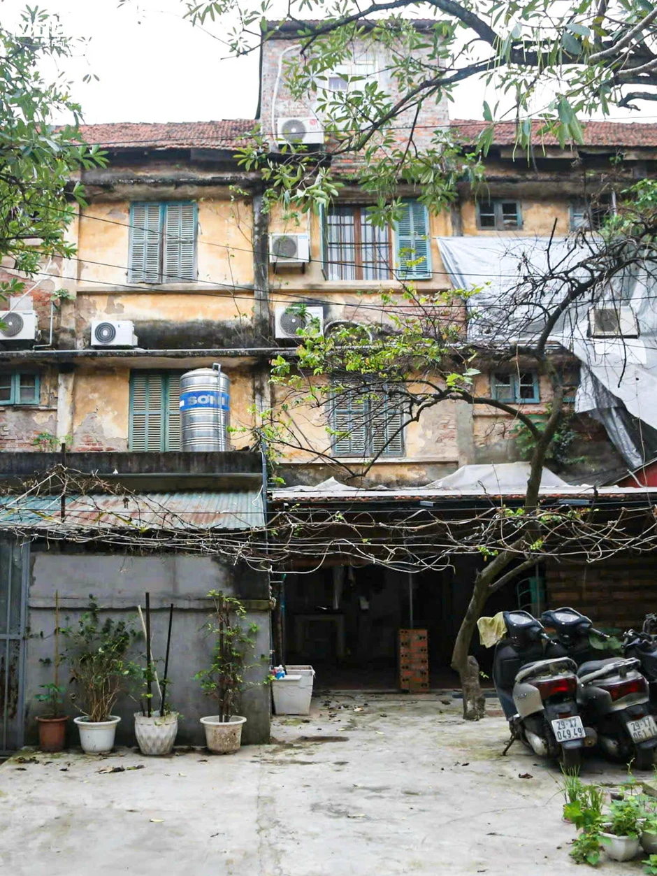 Cận cảnh khu tập thể hơn 40 năm ở Hà Nội sắp được thay bằng 3 tòa nhà 34 tầng Cận cảnh khu tập thể hơn 40 năm ở Hà Nội sắp được thay bằng 3 tòa nhà 34 tầng