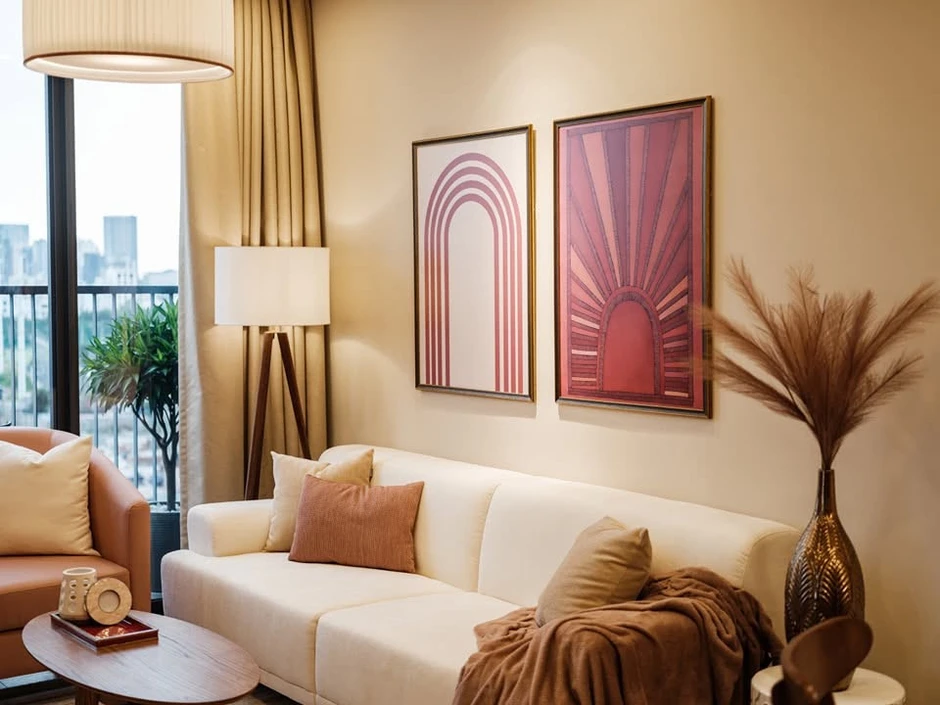Căn hộ màu hồng mang nét hoài niệm của Mid-century Modern