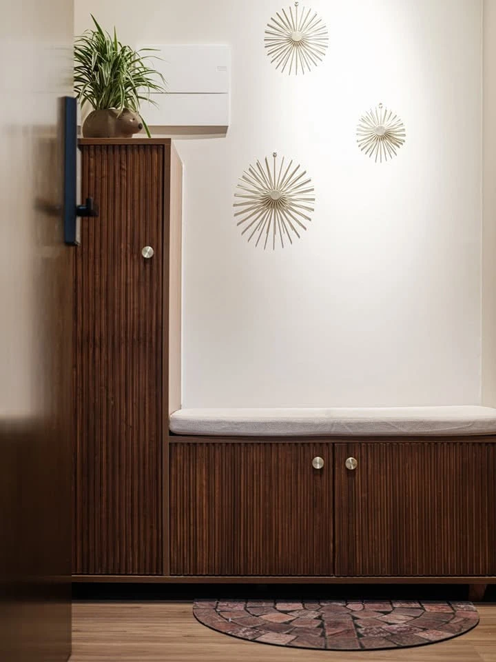 Căn hộ màu hồng mang nét hoài niệm của Mid-century Modern