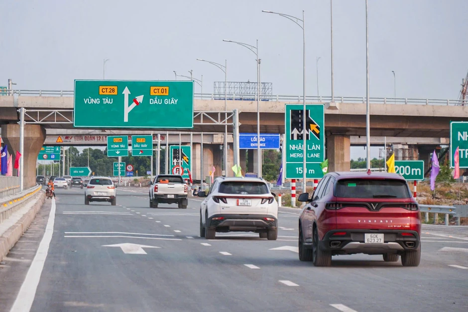 Cao tốc Biên Hòa - Vũng Tàu thông xe, phía đông TP.HCM thông thoáng Cao tốc Biên Hòa - Vũng Tàu thông xe, phía đông TP.HCM thông thoáng