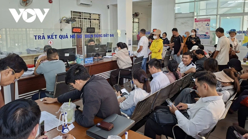 Chi nhánh đăng ký đất đai "mở cửa" dịch vụ đo vẽ - tháo gỡ nhiều điểm nghẽn Chi nhánh đăng ký đất đai "mở cửa" dịch vụ đo vẽ - tháo gỡ nhiều điểm nghẽn