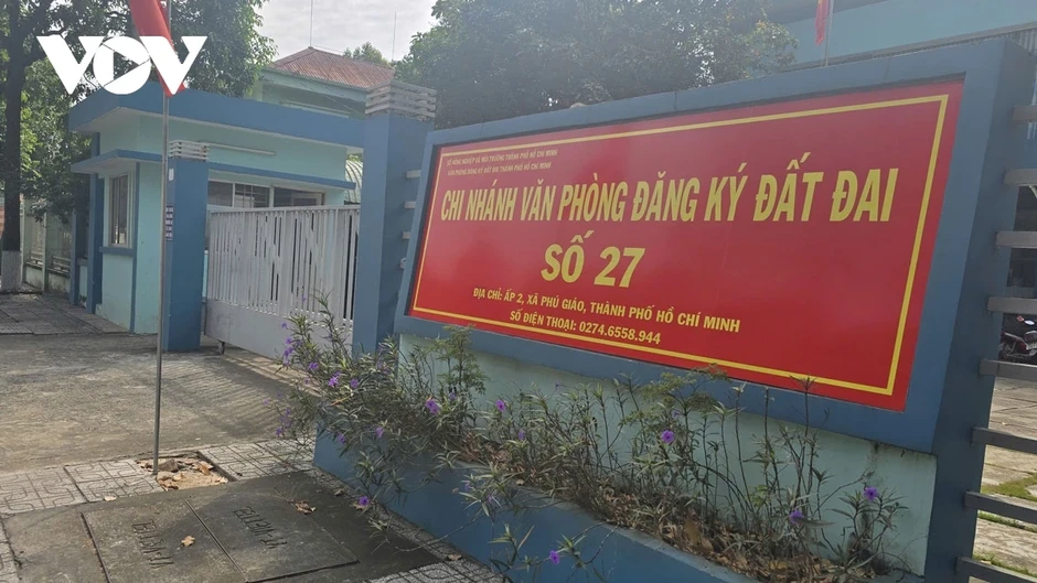 Chi nhánh đăng ký đất đai "mở cửa" dịch vụ đo vẽ - tháo gỡ nhiều điểm nghẽn Chi nhánh đăng ký đất đai "mở cửa" dịch vụ đo vẽ - tháo gỡ nhiều điểm nghẽn