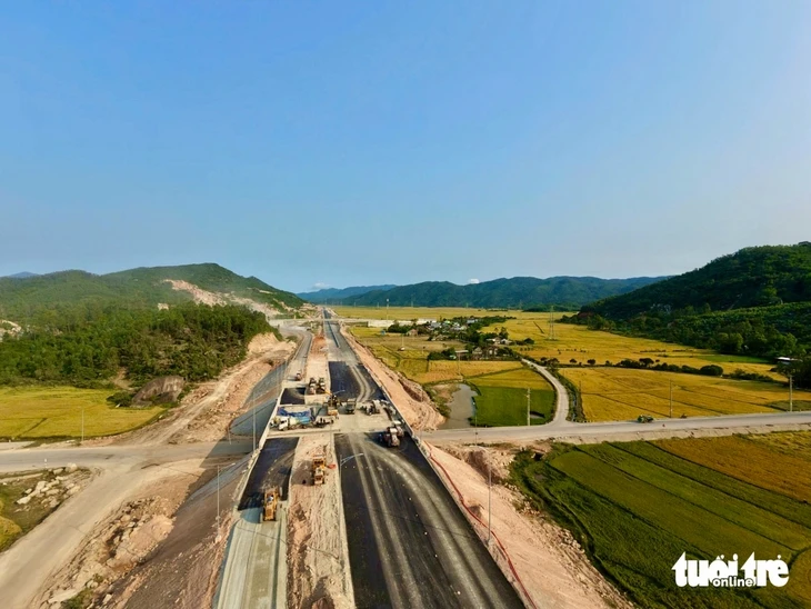 Chủ đầu tư các dự án đường cao tốc qua đông Đắk Lắk cam kết thông tuyến cuối tháng 4 này Chủ đầu tư các dự án đường cao tốc qua đông Đắk Lắk cam kết thông tuyến cuối tháng 4 này