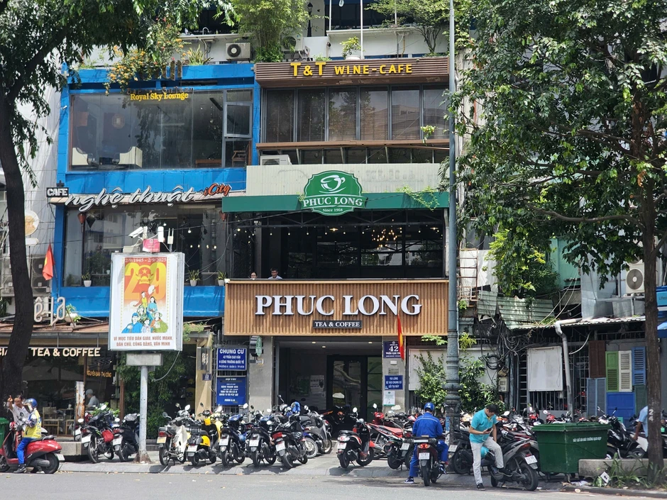 Chuỗi cà phê đua thuê mặt bằng đắc địa, có nơi 750 triệu đồng/tháng Chuỗi cà phê đua thuê mặt bằng đắc địa, có nơi 750 triệu đồng/tháng