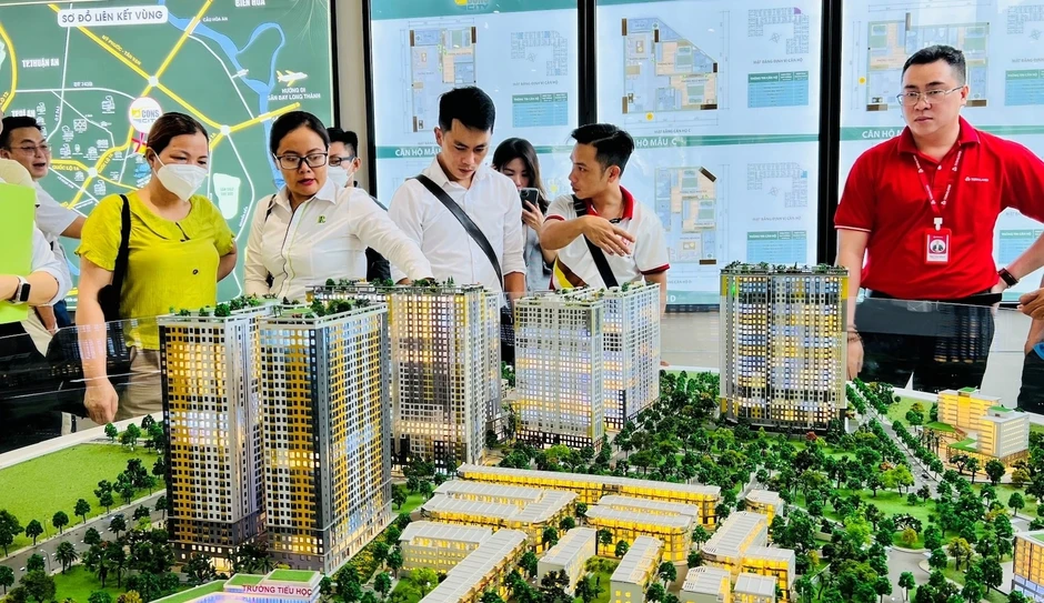 Cò nhà đất bán giá ảo hết 'đất sống' Cò nhà đất bán giá ảo hết 'đất sống'