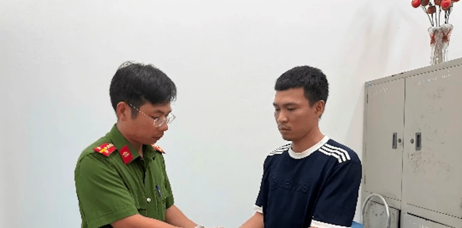 Công an điều tra giao dịch với nội dung sau: Một thanh niên SN 1998 vừa bị bắt sau khi nhận chuyển khoản 61 triệu đồng trong 4 ngày Công an điều tra giao dịch với nội dung sau: Một thanh niên SN 1998 vừa bị bắt sau khi nhận chuyển khoản 61 triệu đồng trong 4 ngày