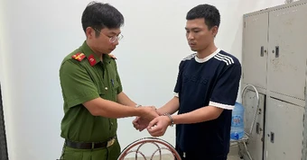 Công an điều tra giao dịch với nội dung sau: Một thanh niên SN 1998 vừa bị bắt sau khi nhận chuyển khoản 61 triệu đồng trong 4 ngày