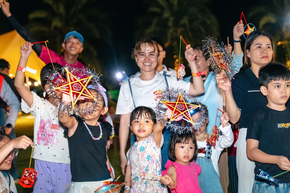 Cùng Izumi City đón mùa trăng tròn trong không gian sống bên sông